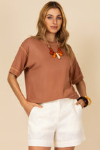 Blusa malha com recortes contrastantes