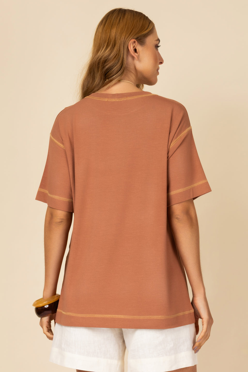 Blusa malha com recortes contrastantes