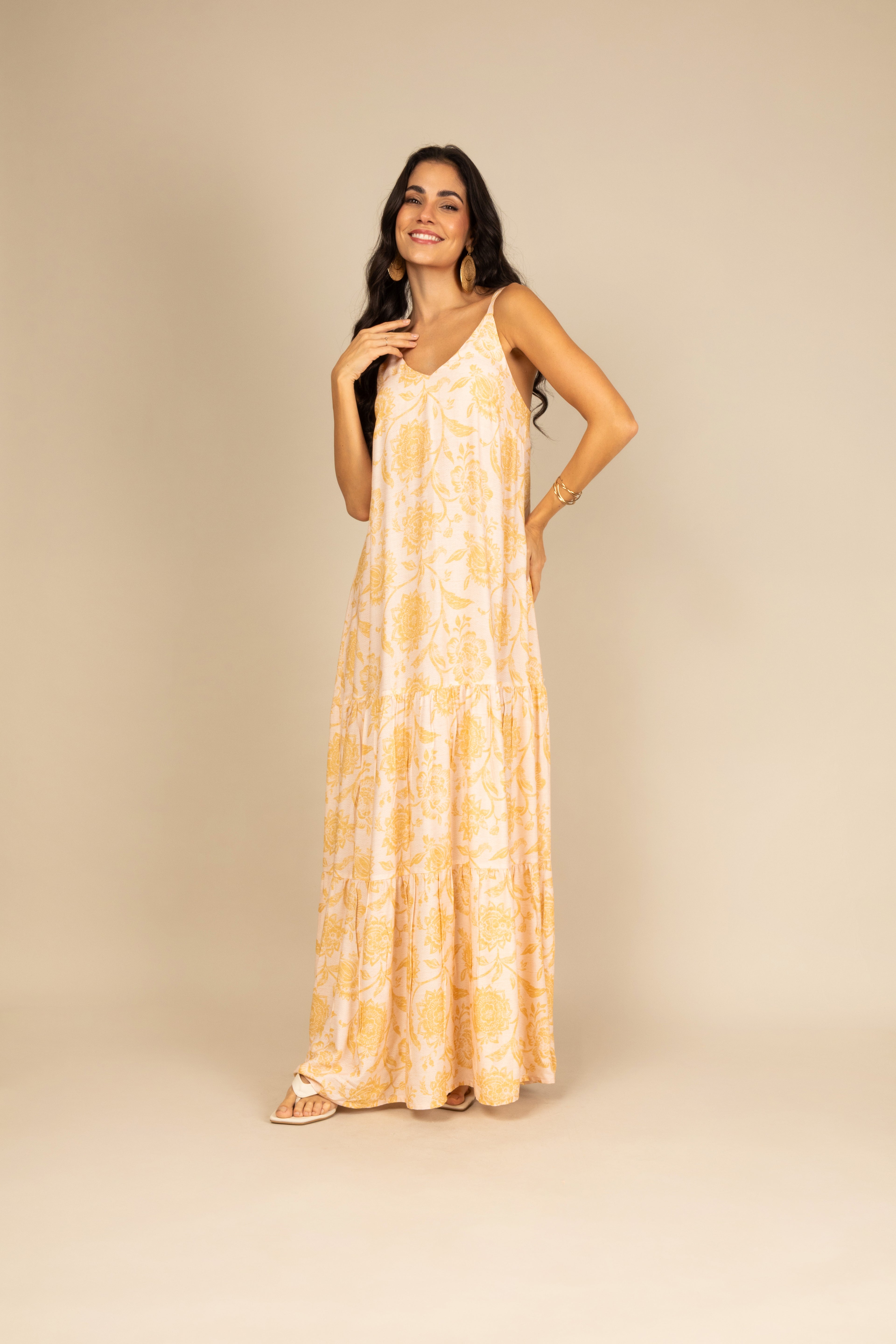 Vestido Longo Floral em Camadas