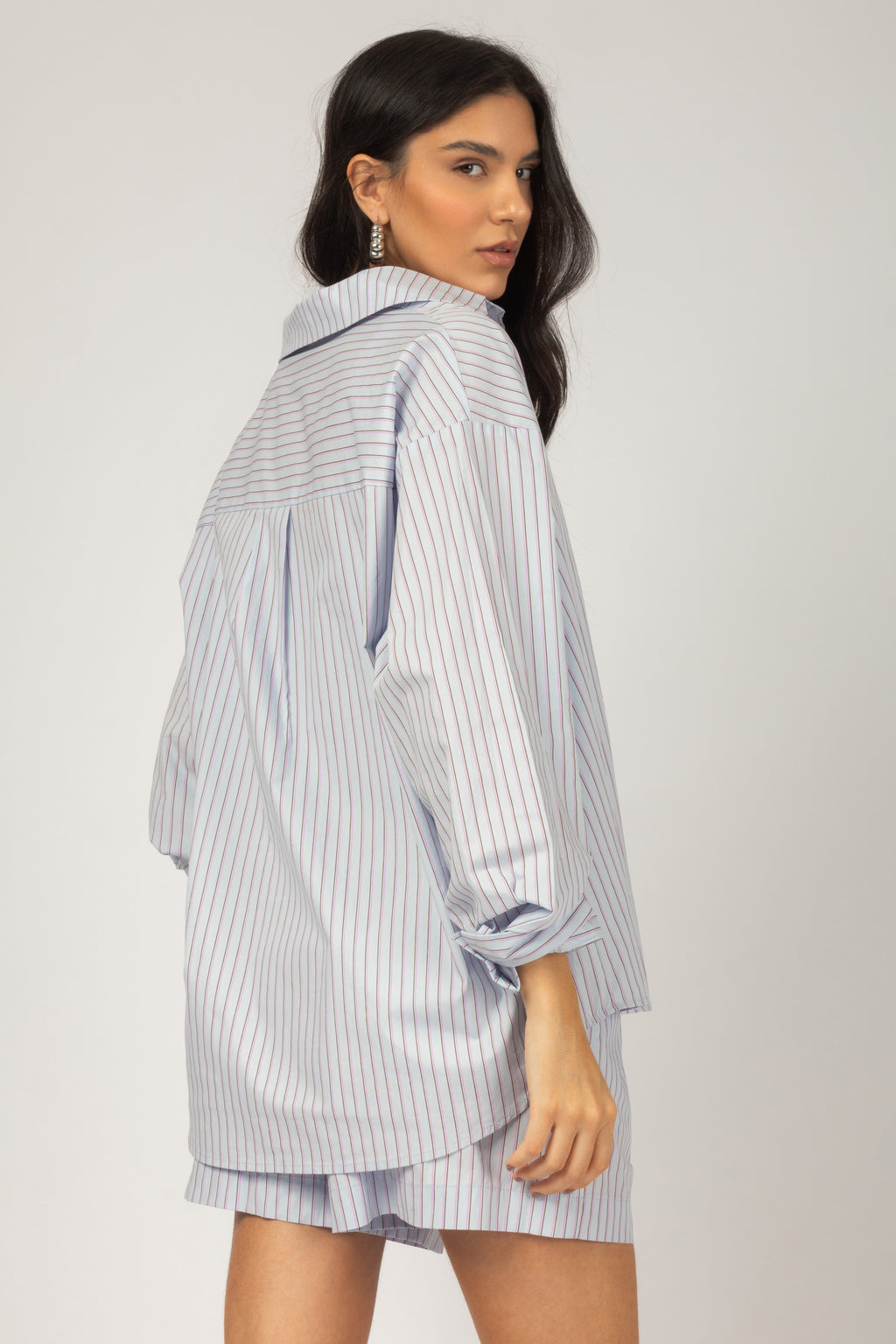 Conjunto listrado camisa e short com elástico