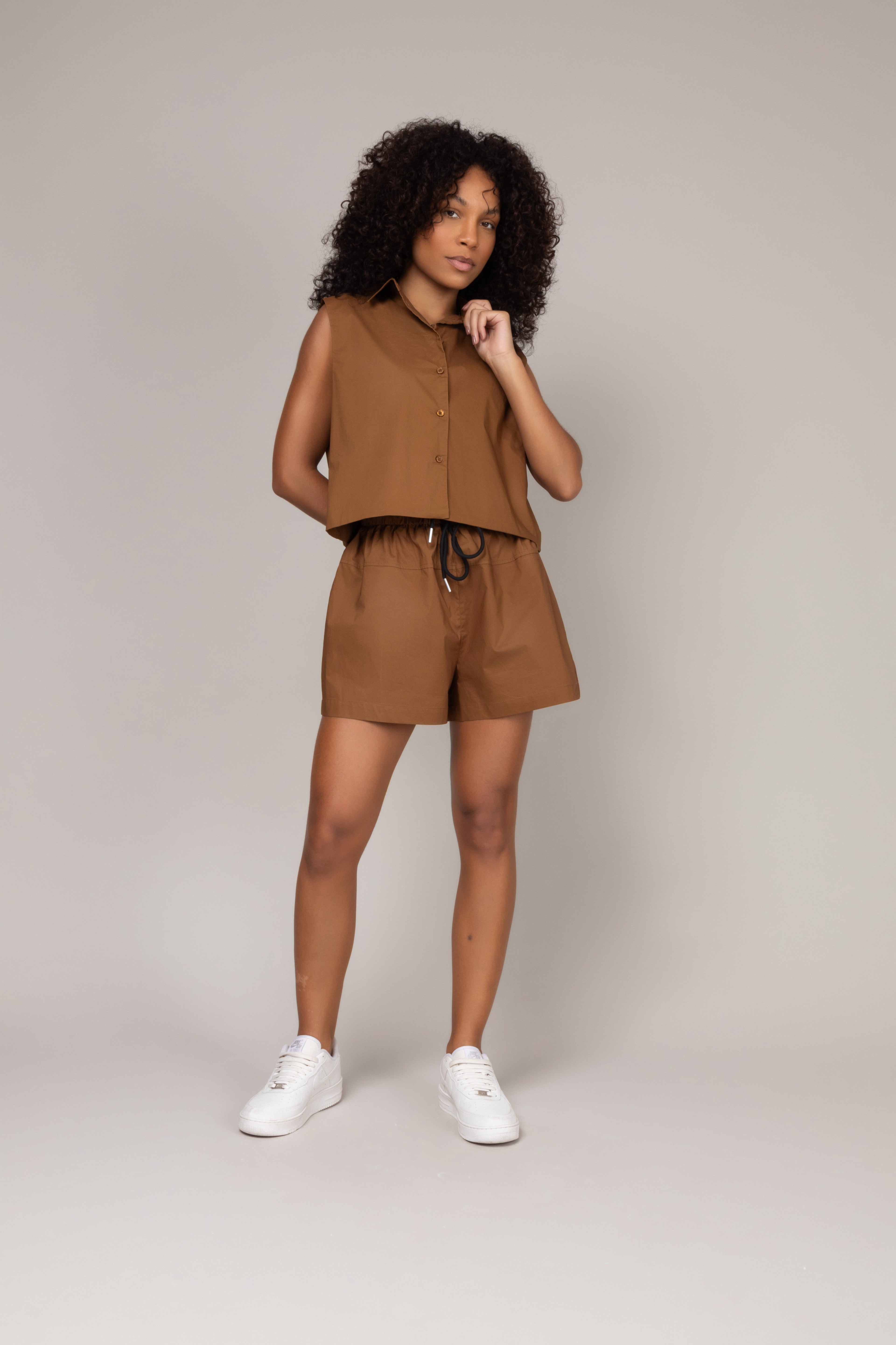 Conjunto de cropped e shorts tactel