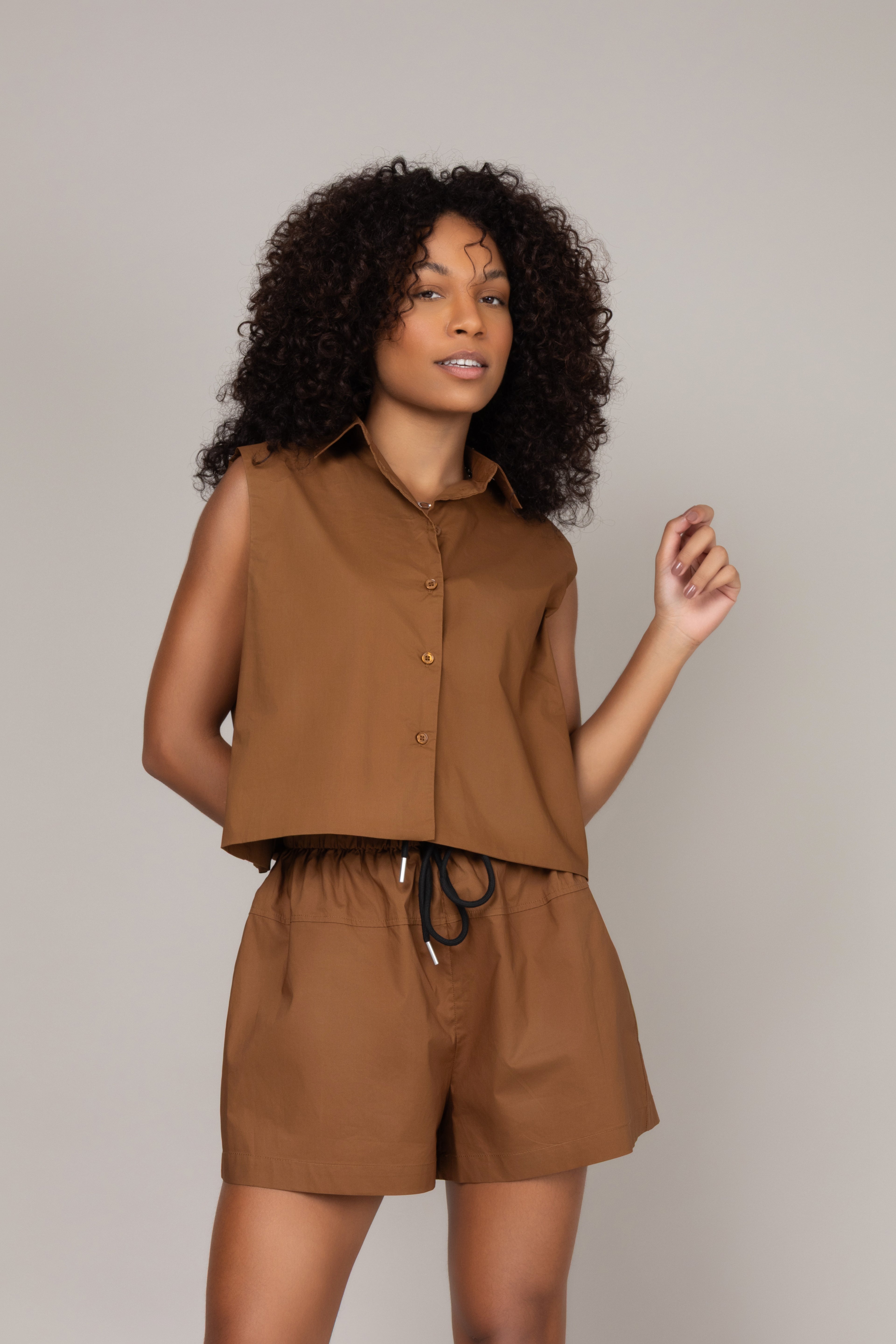 Conjunto de cropped e shorts tactel