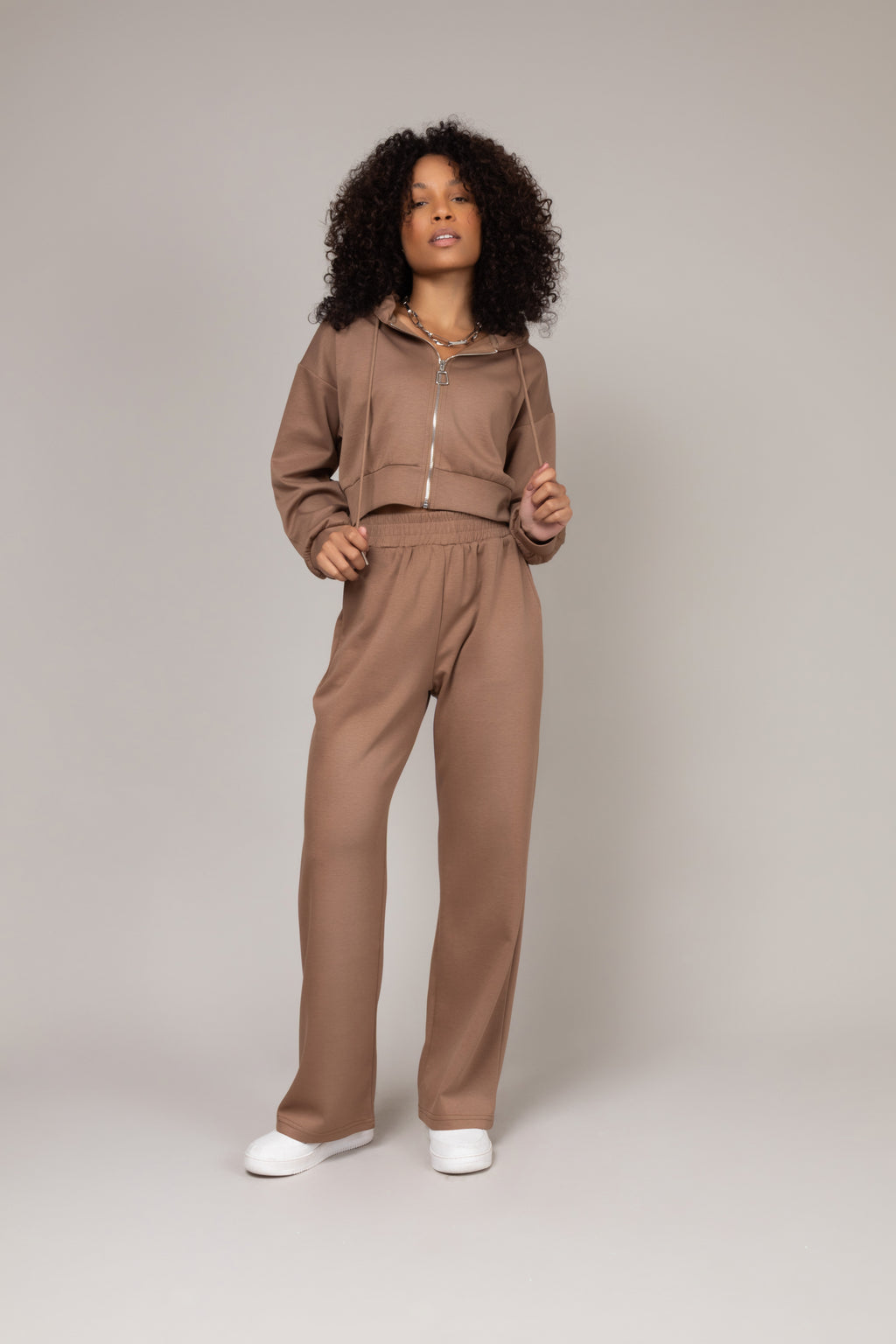 Conjunto jaqueta cropped com calça