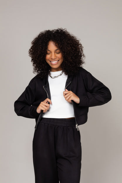 Conjunto jaqueta cropped com calça