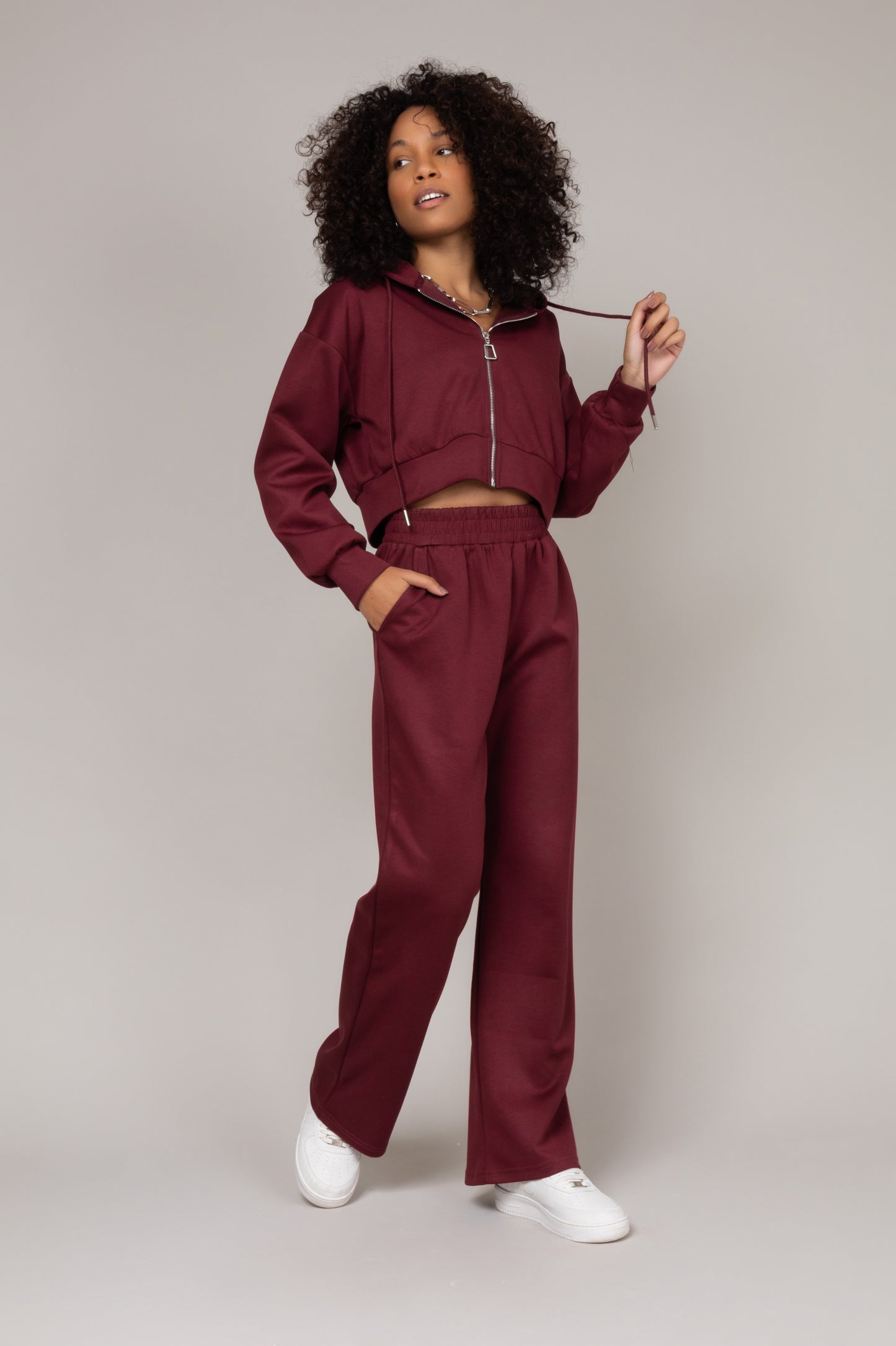 Conjunto jaqueta cropped com calça