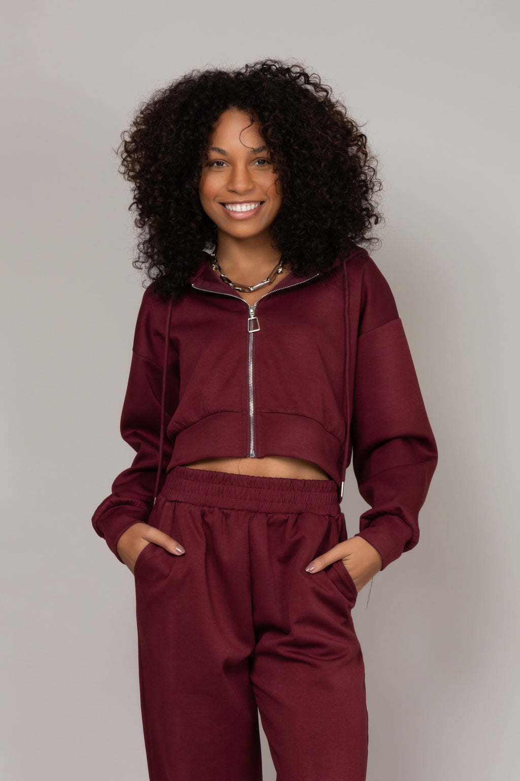 Conjunto jaqueta cropped com calça