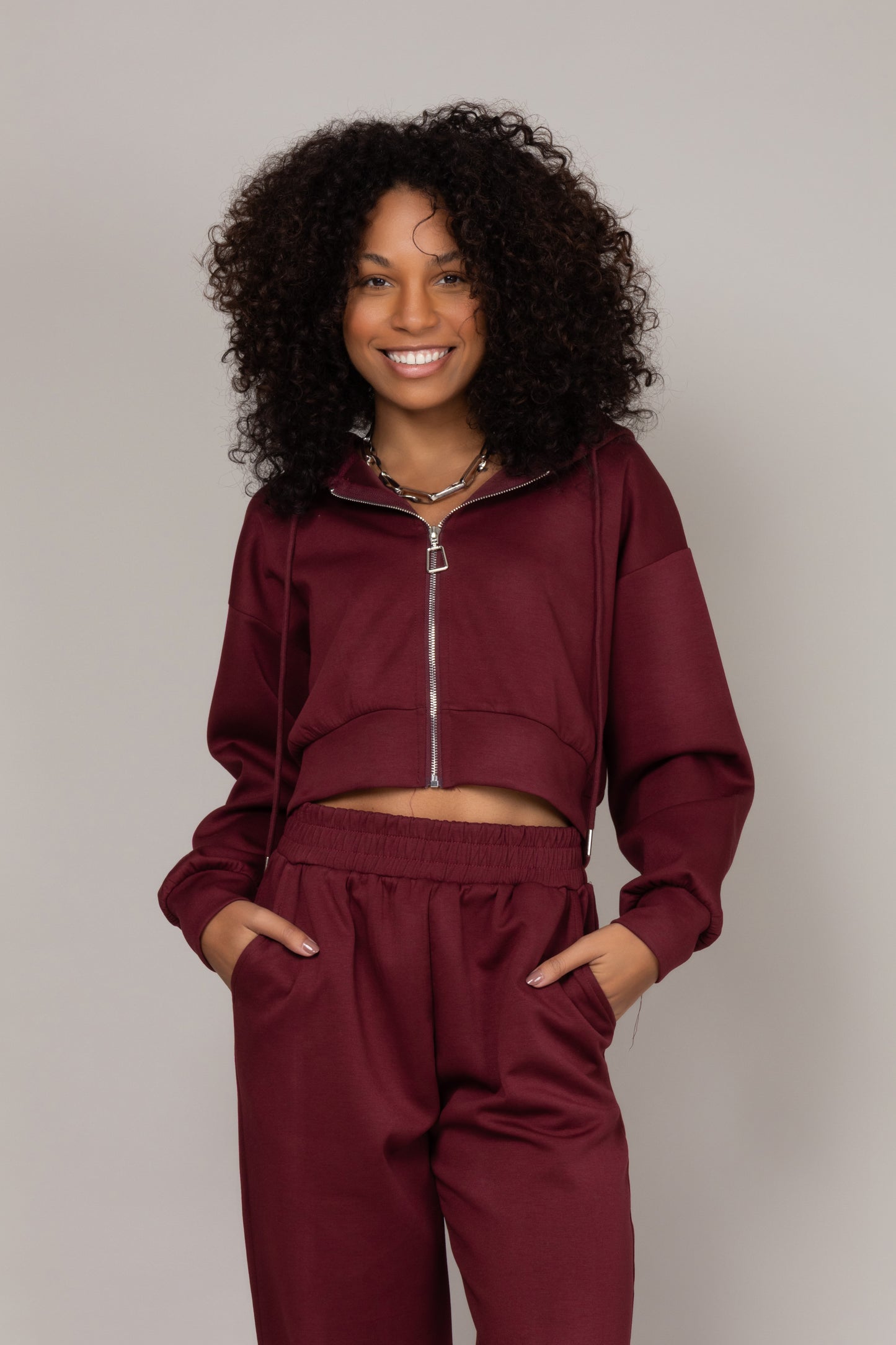 Conjunto jaqueta cropped com calça