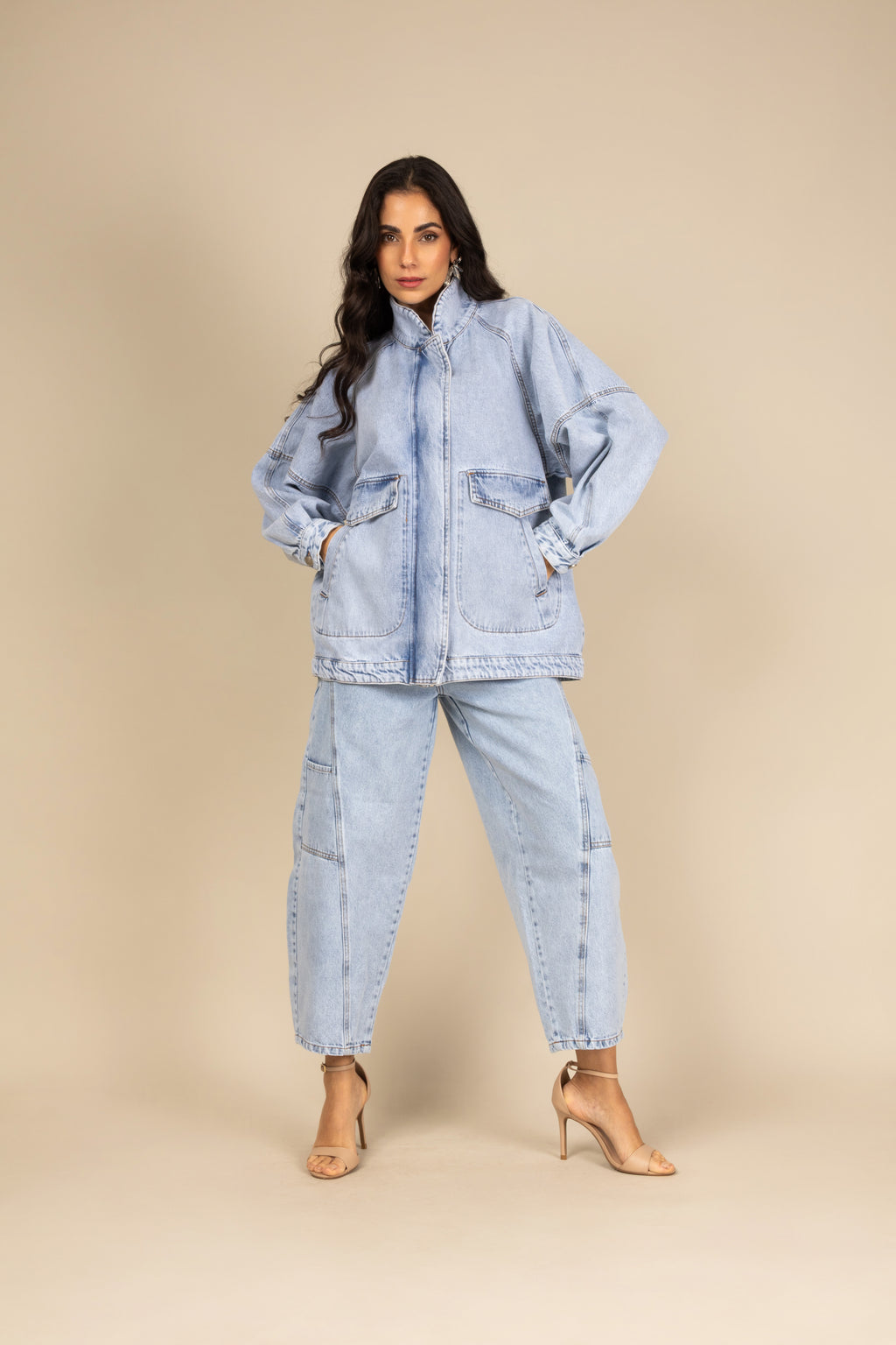 Jaqueta jeans alongada com zíper