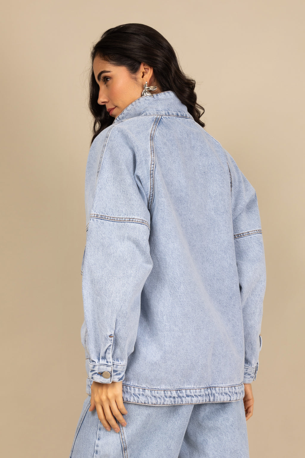 Jaqueta jeans alongada com zíper
