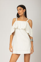 Vestido curto com alças e babado