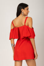 Vestido curto com alças e babado