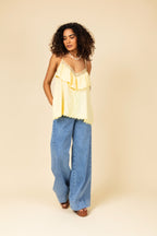 Blusa de alça com babado