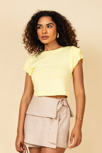 Blusa cropped em malha canelada