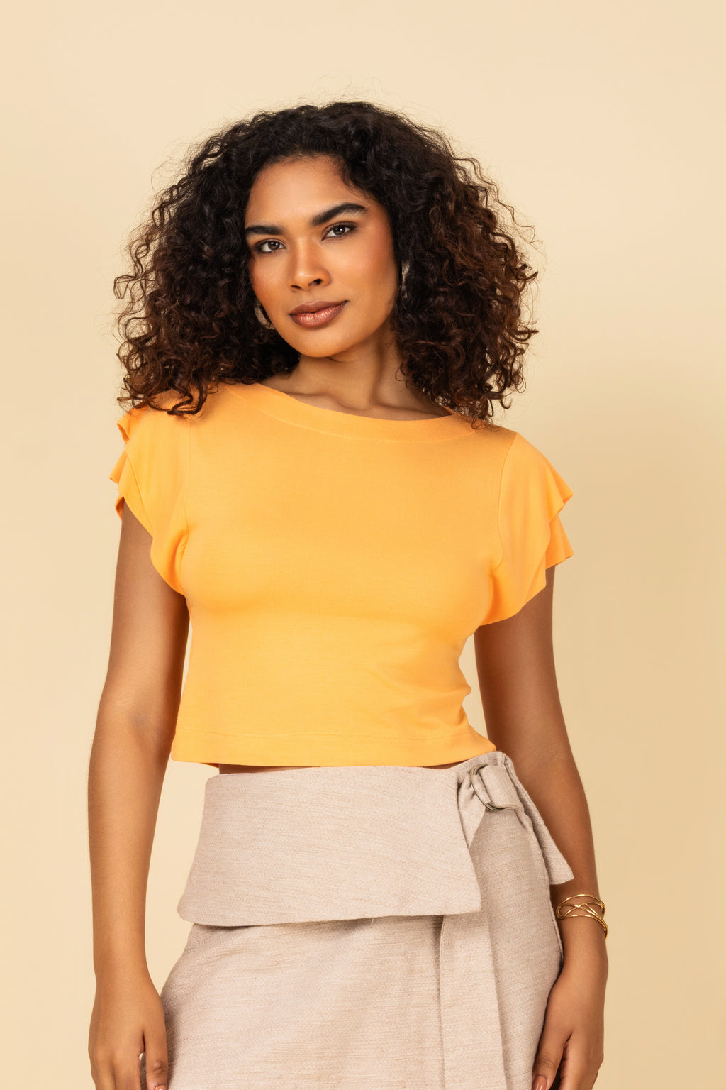 Blusa cropped em malha canelada