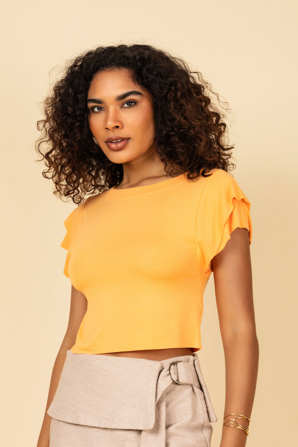 Blusa cropped em malha canelada