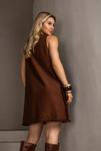 Vestido curto com detalhes em franja