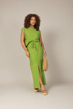 Conjunto saia midi com blusa em malha