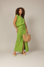 Conjunto saia midi com blusa em malha