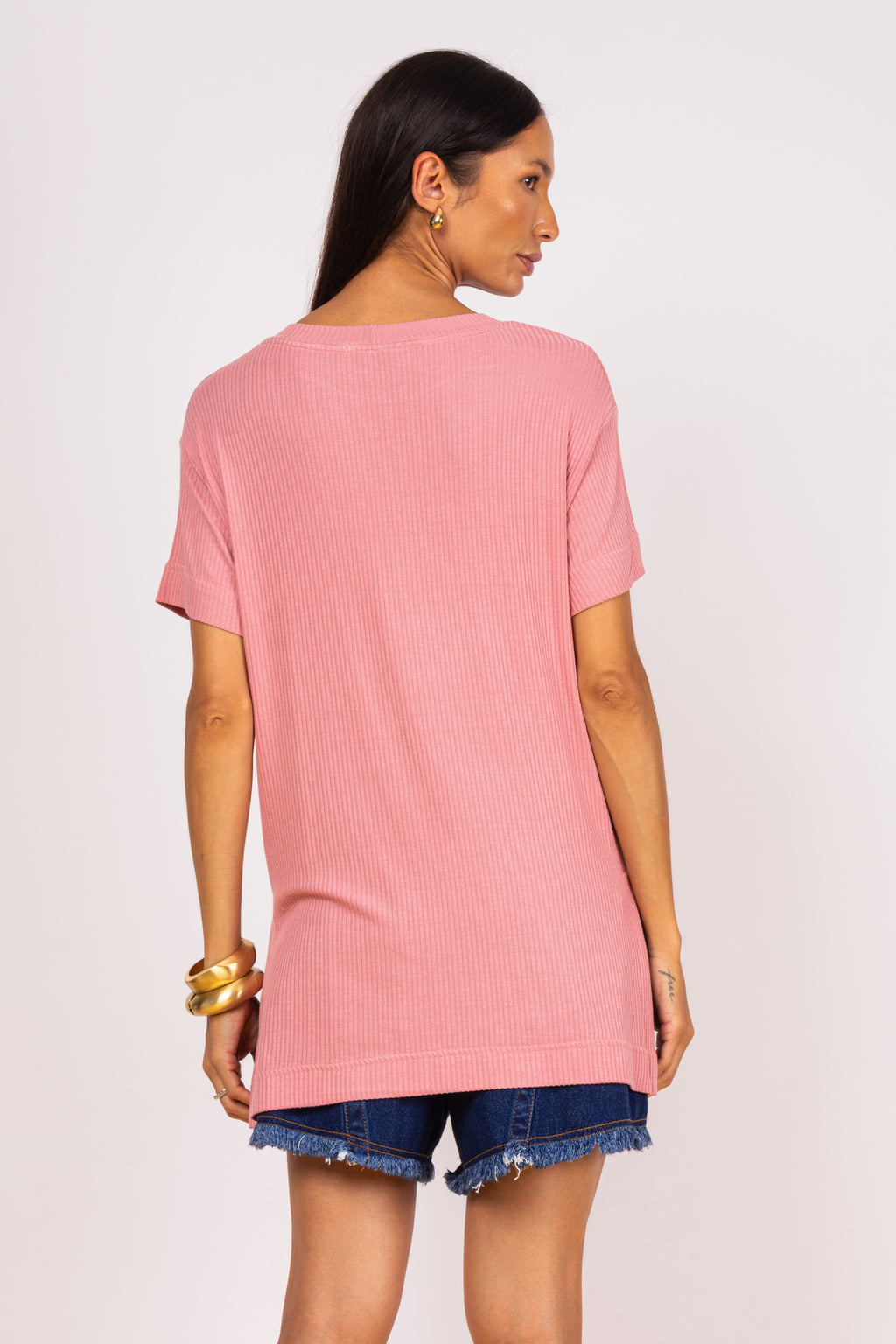Blusa alongada com fenda