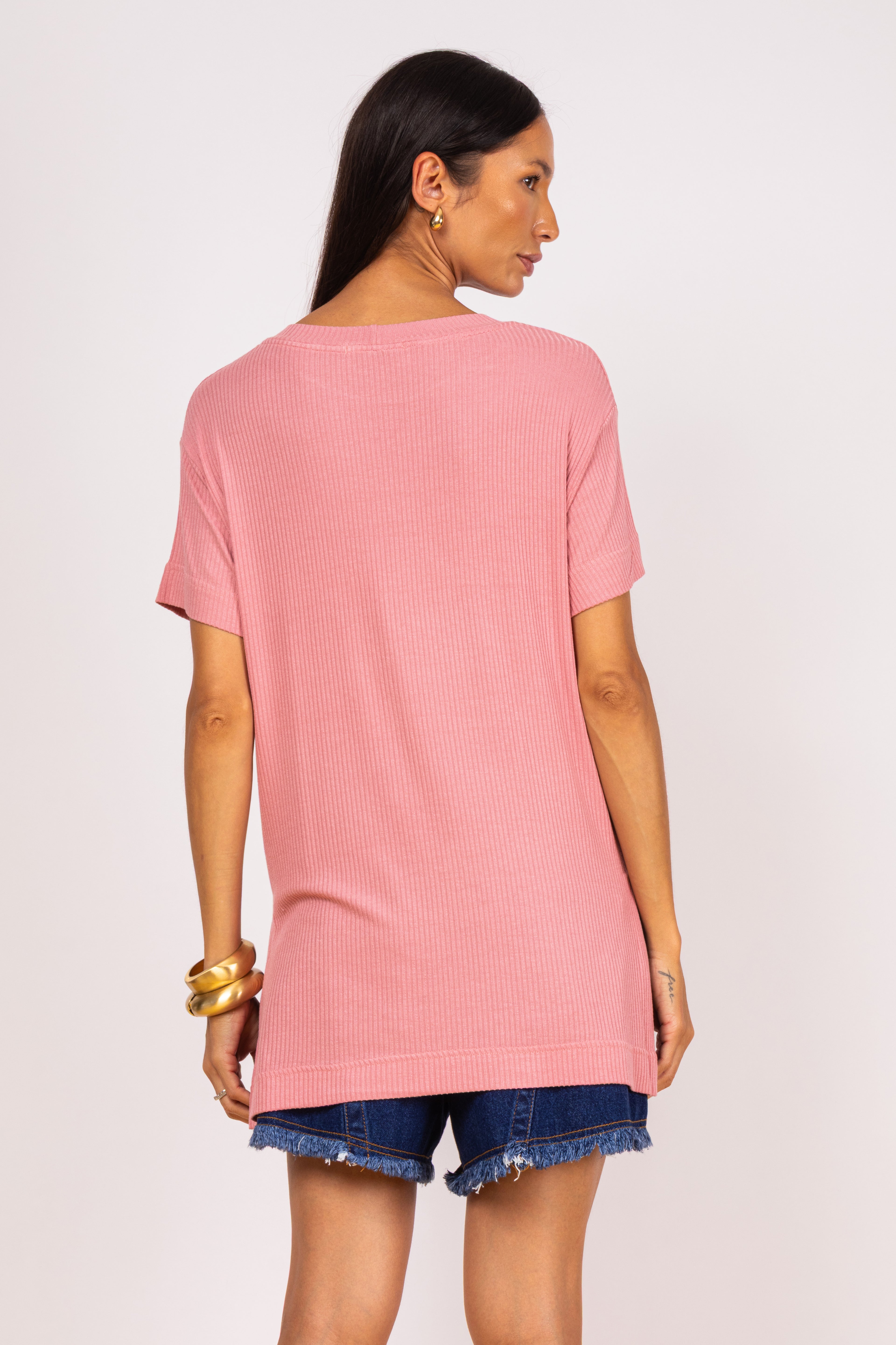 Blusa alongada com fenda