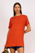 Blusa alongada com fenda
