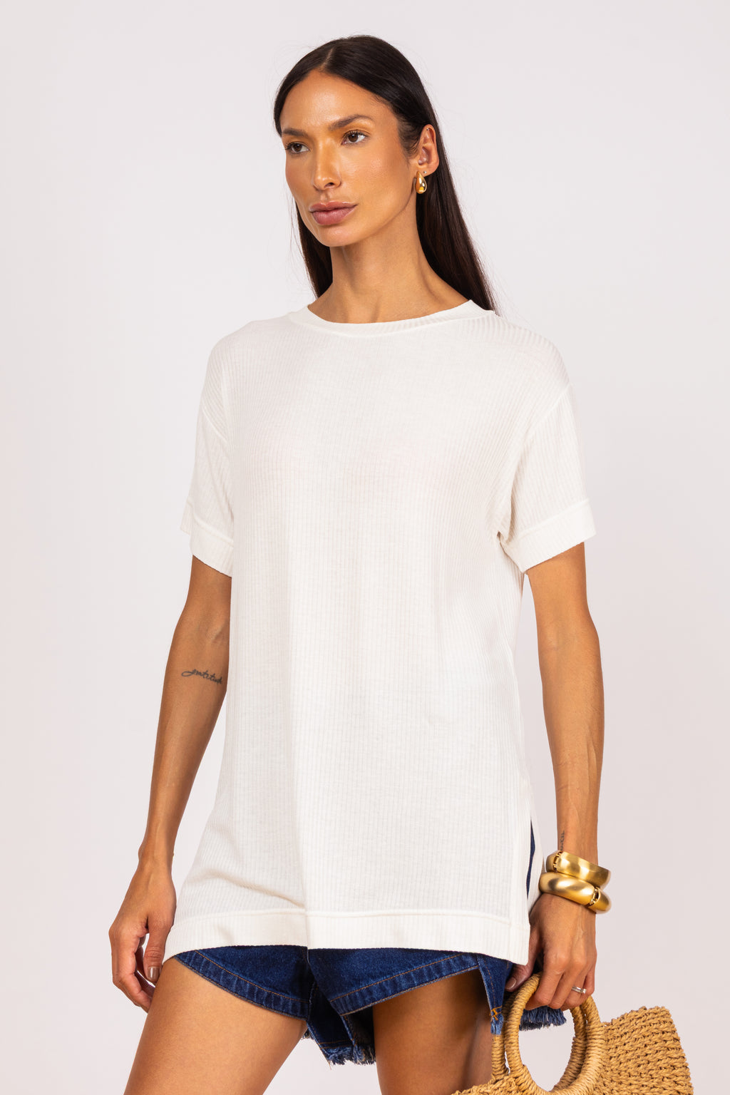 Blusa alongada com fenda