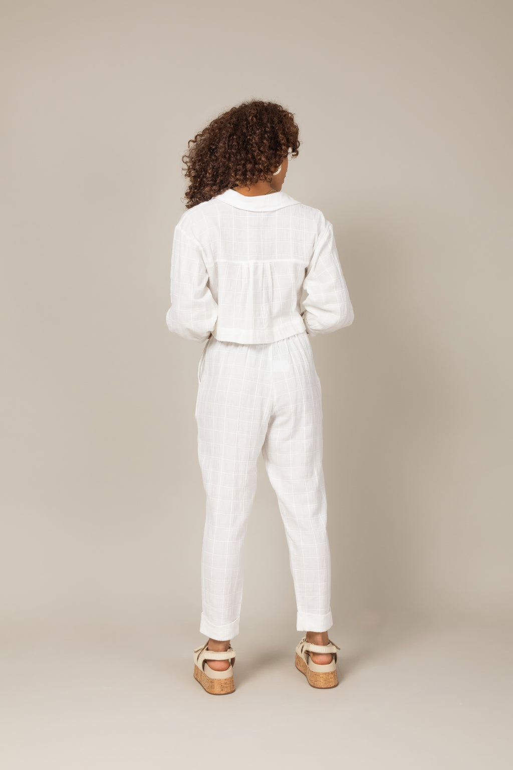 Conjunto leve em algodão de camiseta e calça