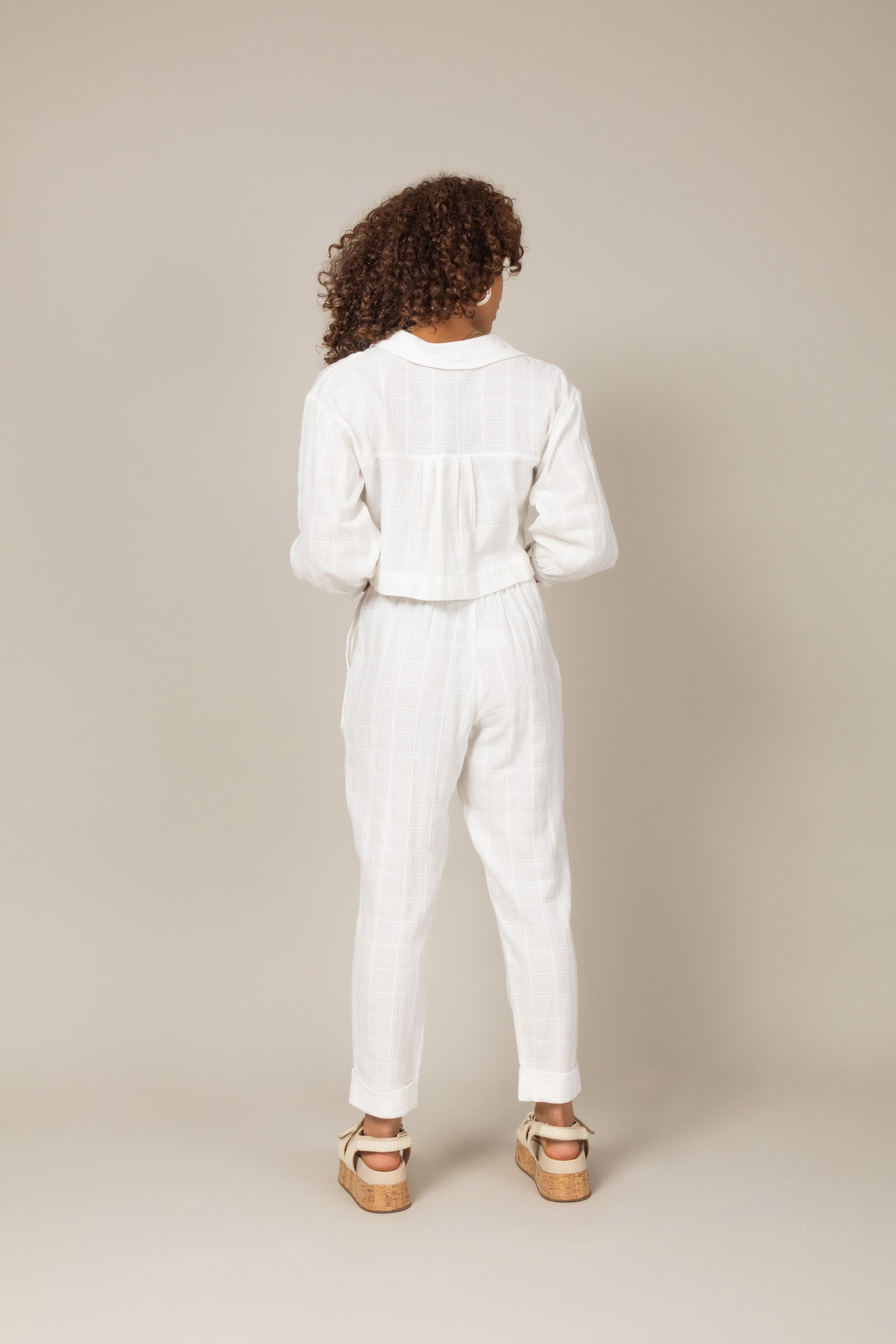 Conjunto leve em algodão de camiseta e calça