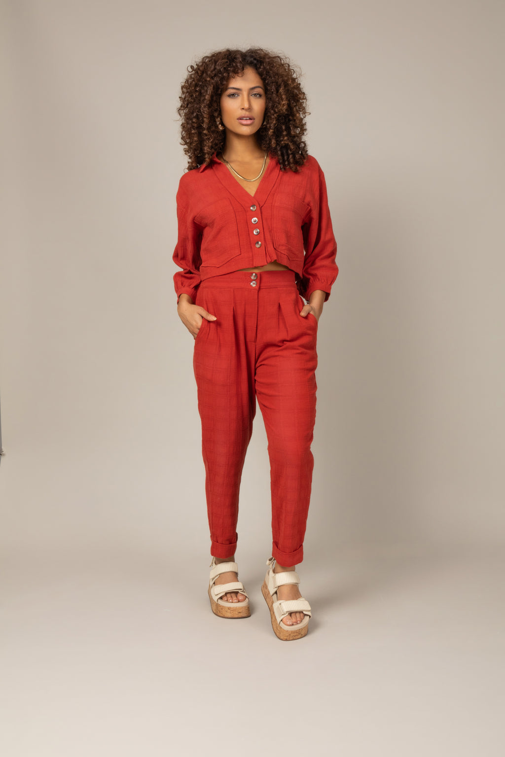 Conjunto leve em algodão de camiseta e calça