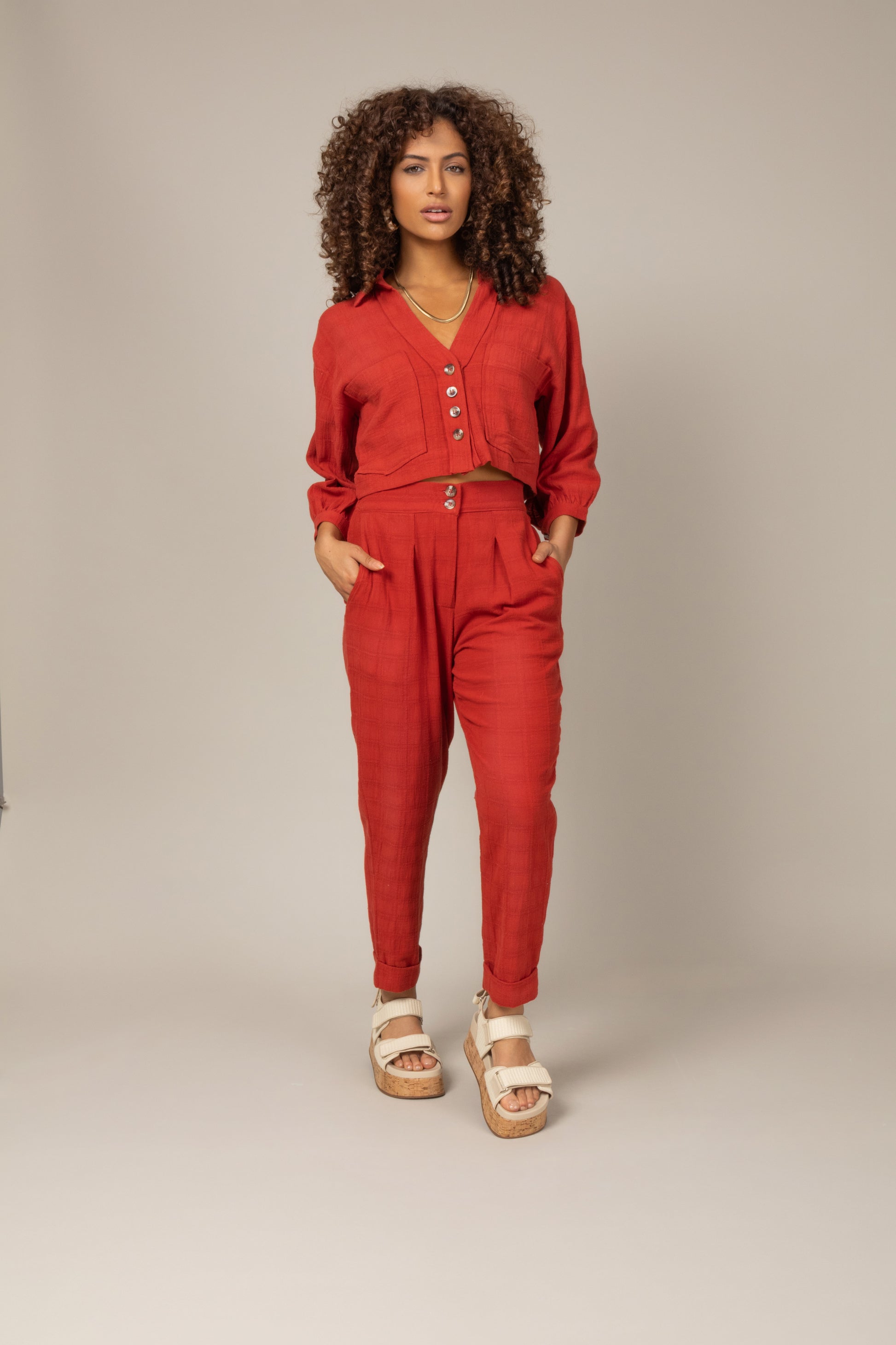 Conjunto leve em algodão de camiseta e calça