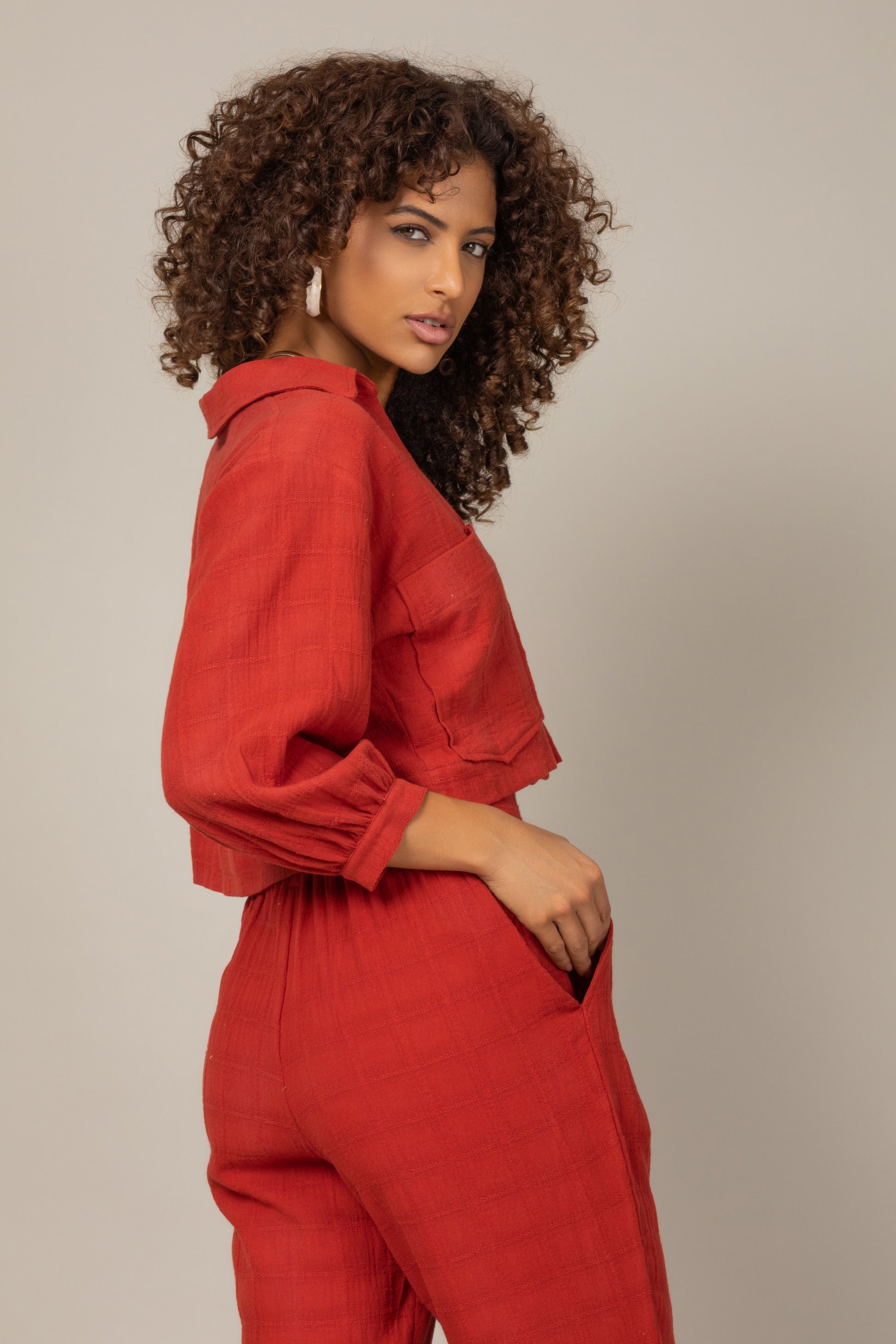 Conjunto leve em algodão de camiseta e calça
