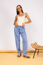 Jeans pantalona com pregas