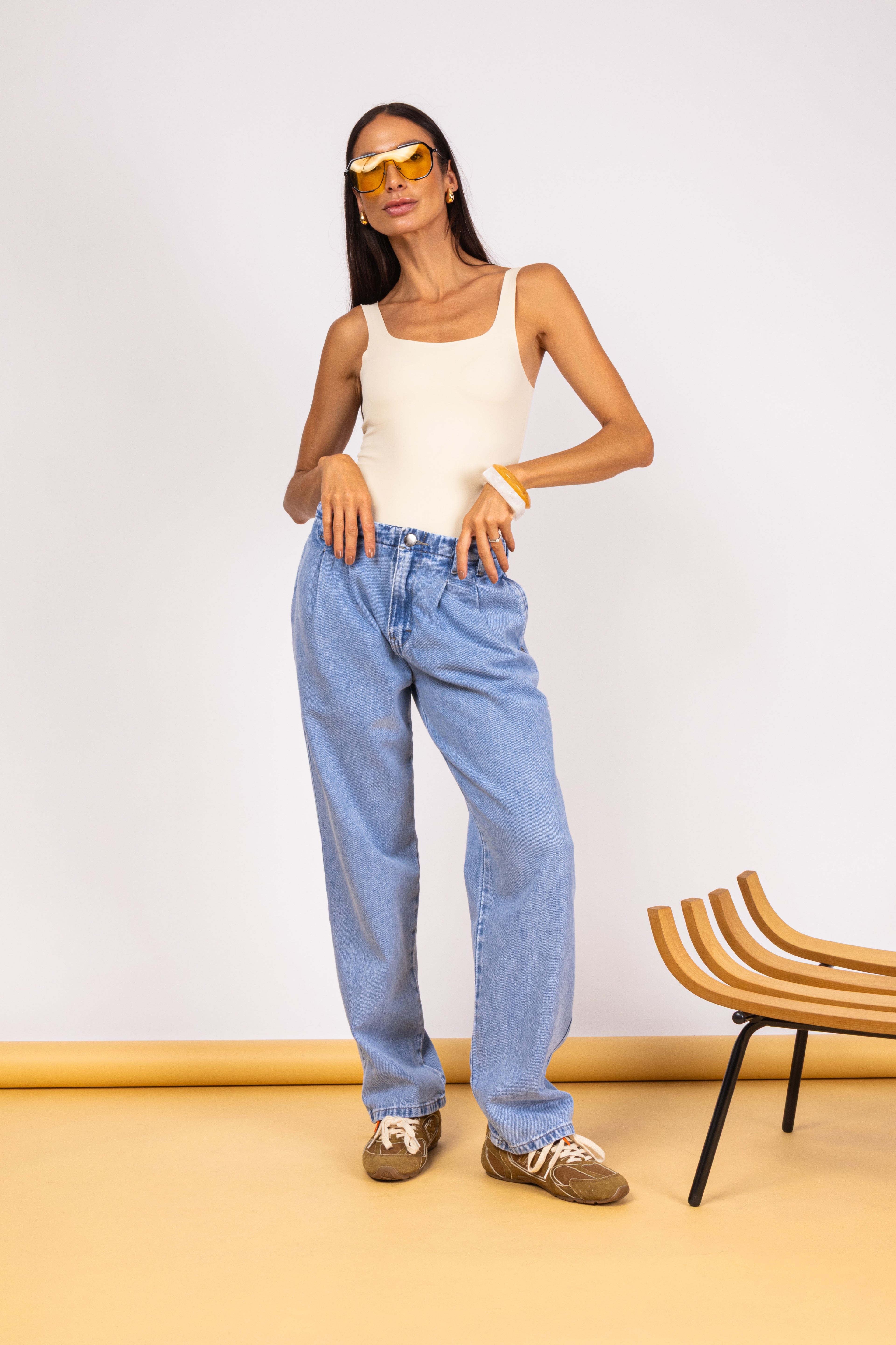 Jeans pantalona com pregas