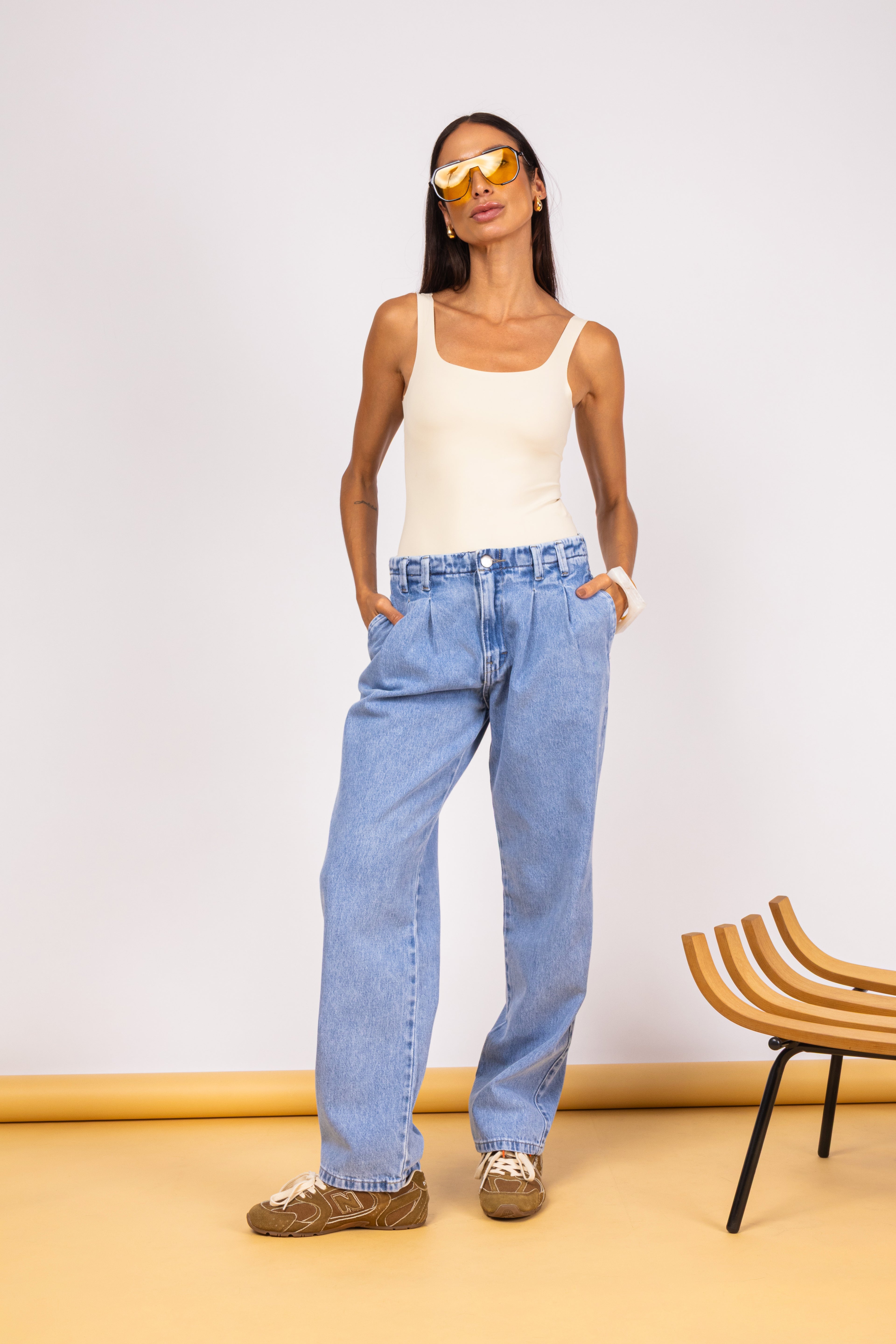 Jeans pantalona com pregas