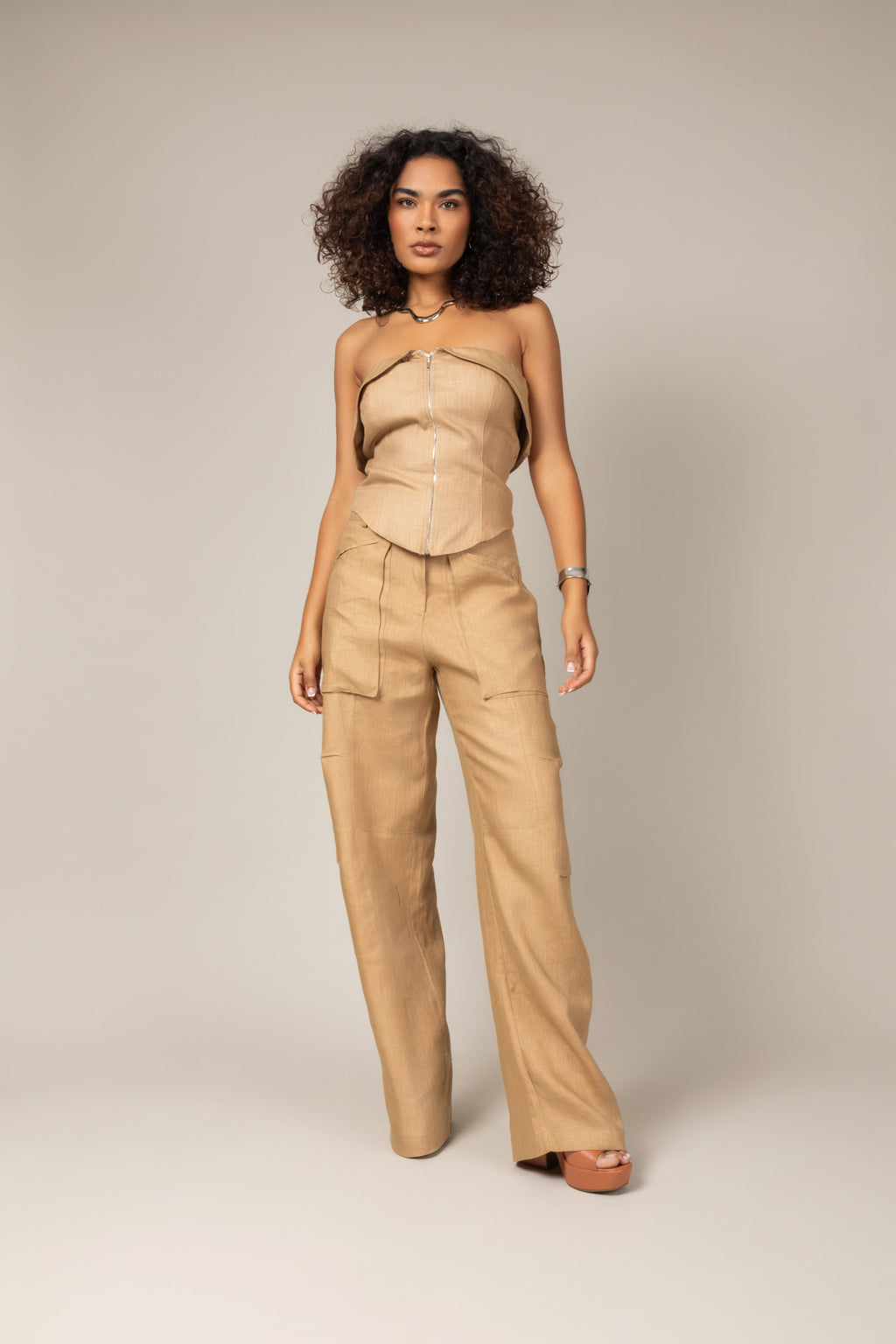 Conjunto cropped e calça pantalona