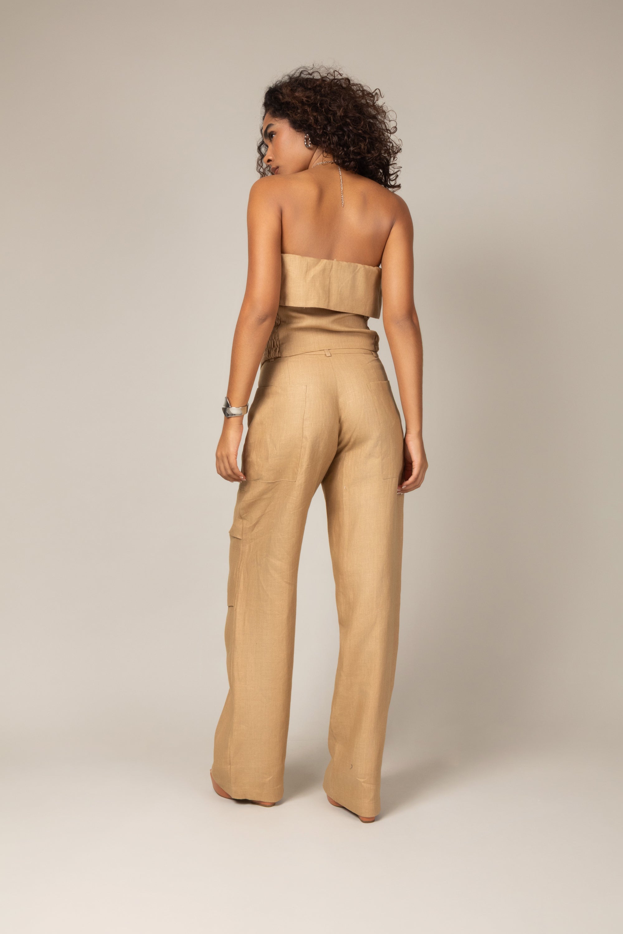Conjunto cropped e calça pantalona