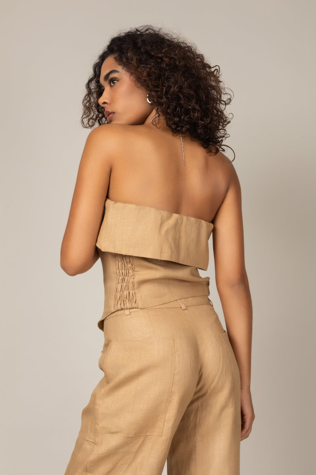 Conjunto cropped e calça pantalona