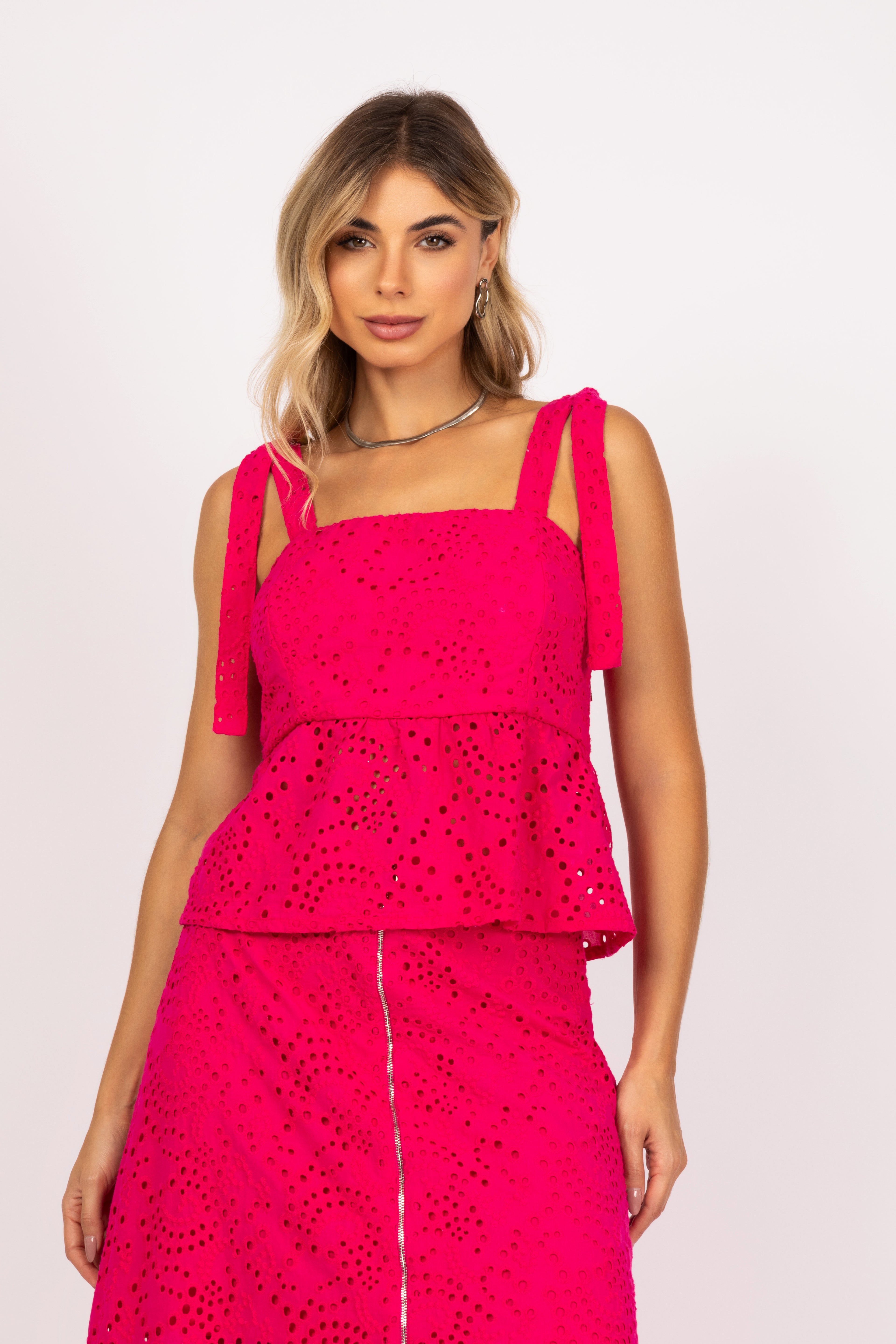 Conjunto de top e saia laise