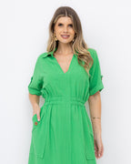 Vestido midi reto com mangas