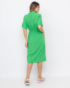 Vestido midi reto com mangas