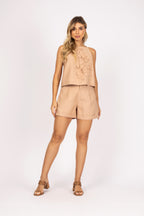 Conjunto de cropped gola alta e shorts