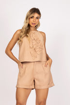 Conjunto de cropped gola alta e shorts