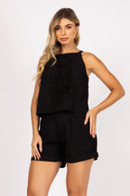 Conjunto de cropped gola alta e shorts