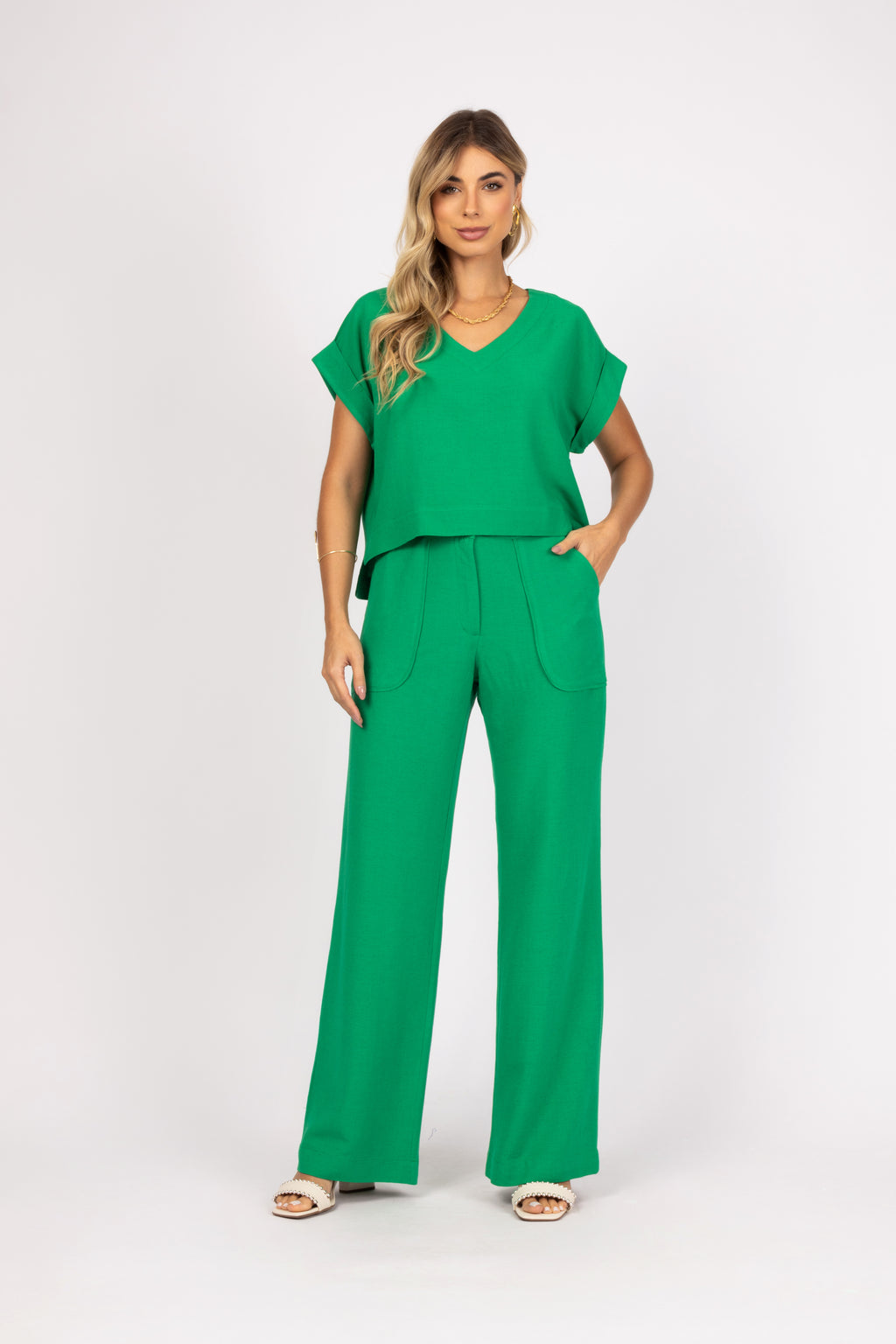 Conjunto de máxi cropped com calça