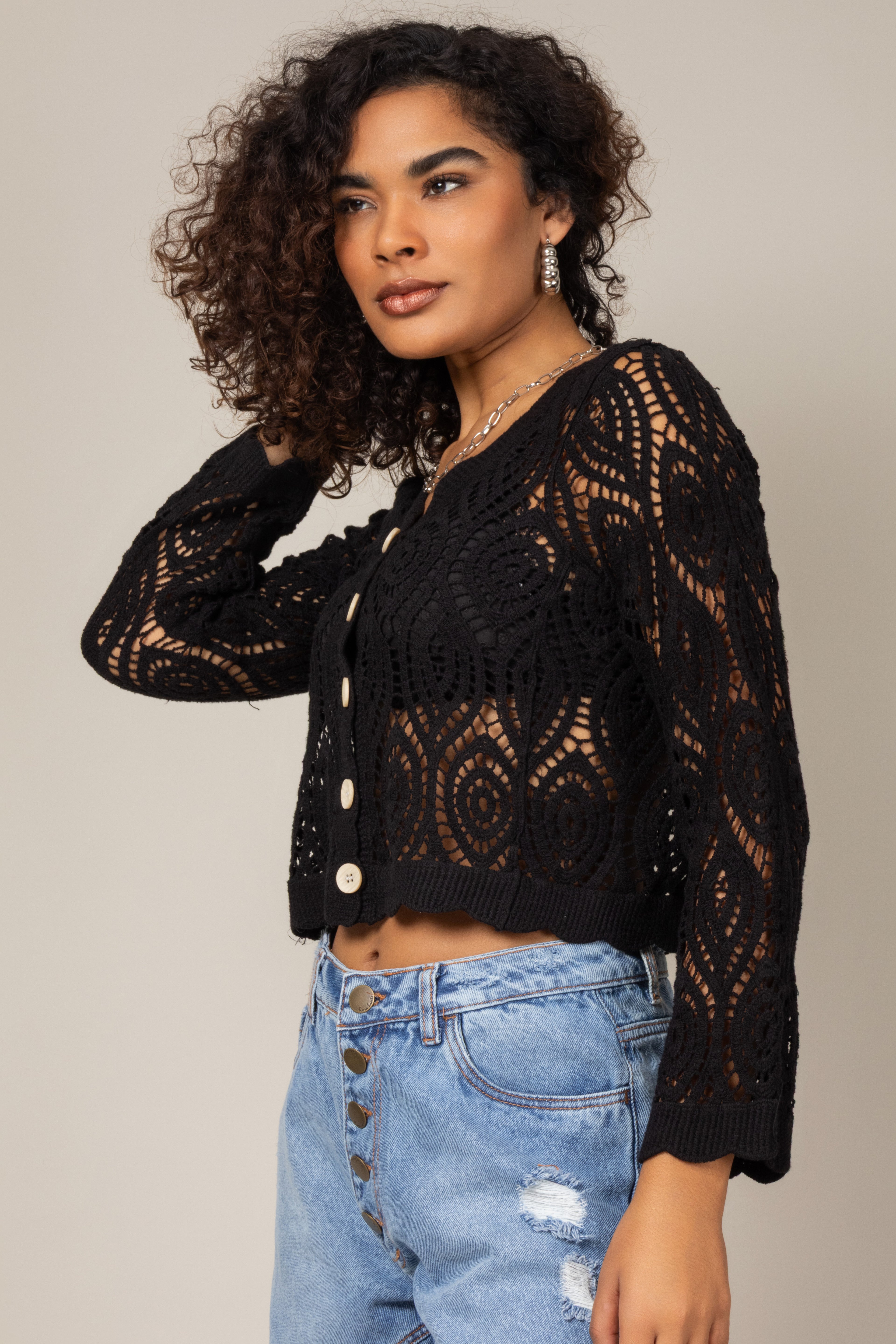 Cardigan em crochê com detalhes
