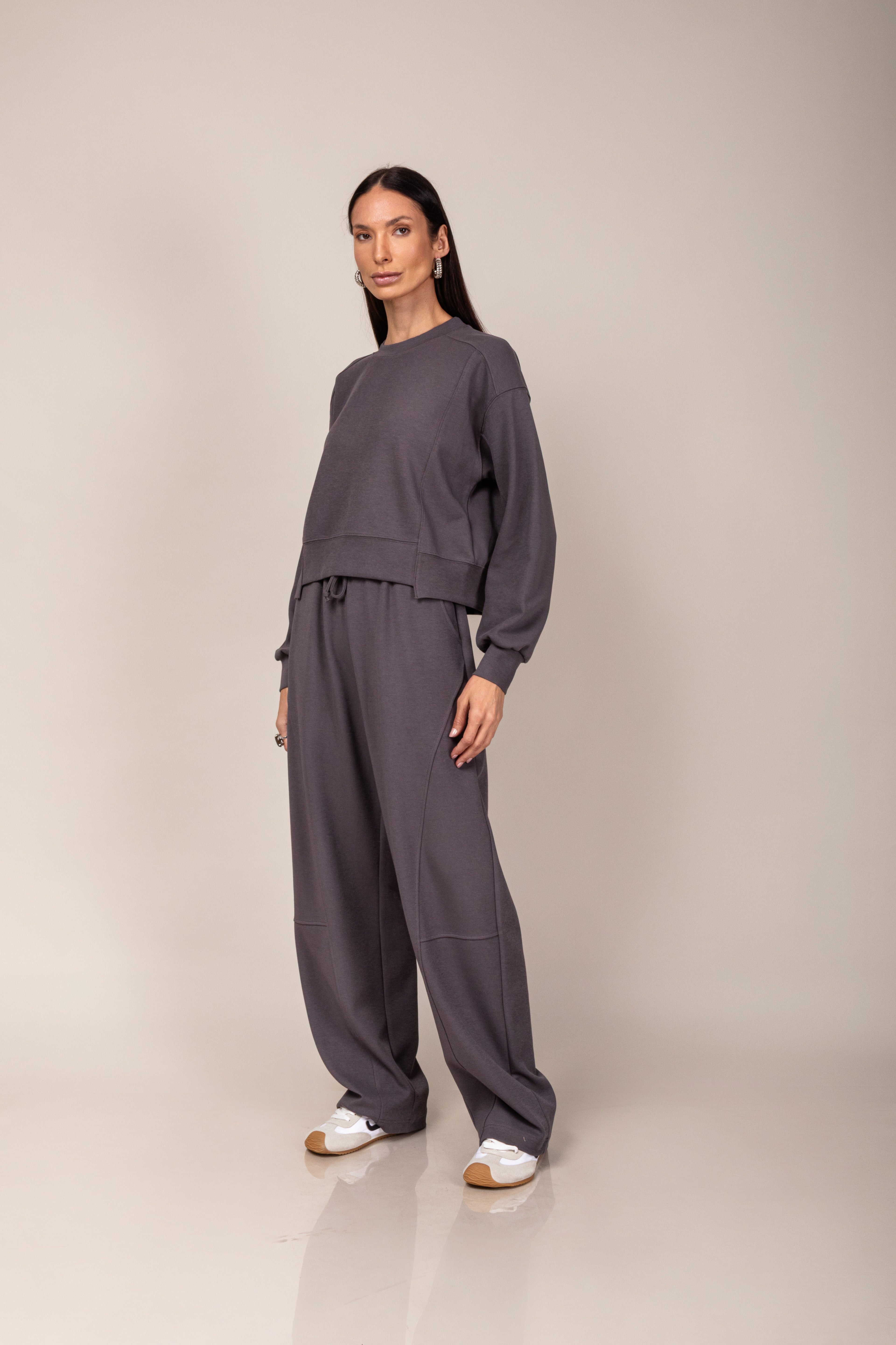 Conjunto casual wide leg com recortes