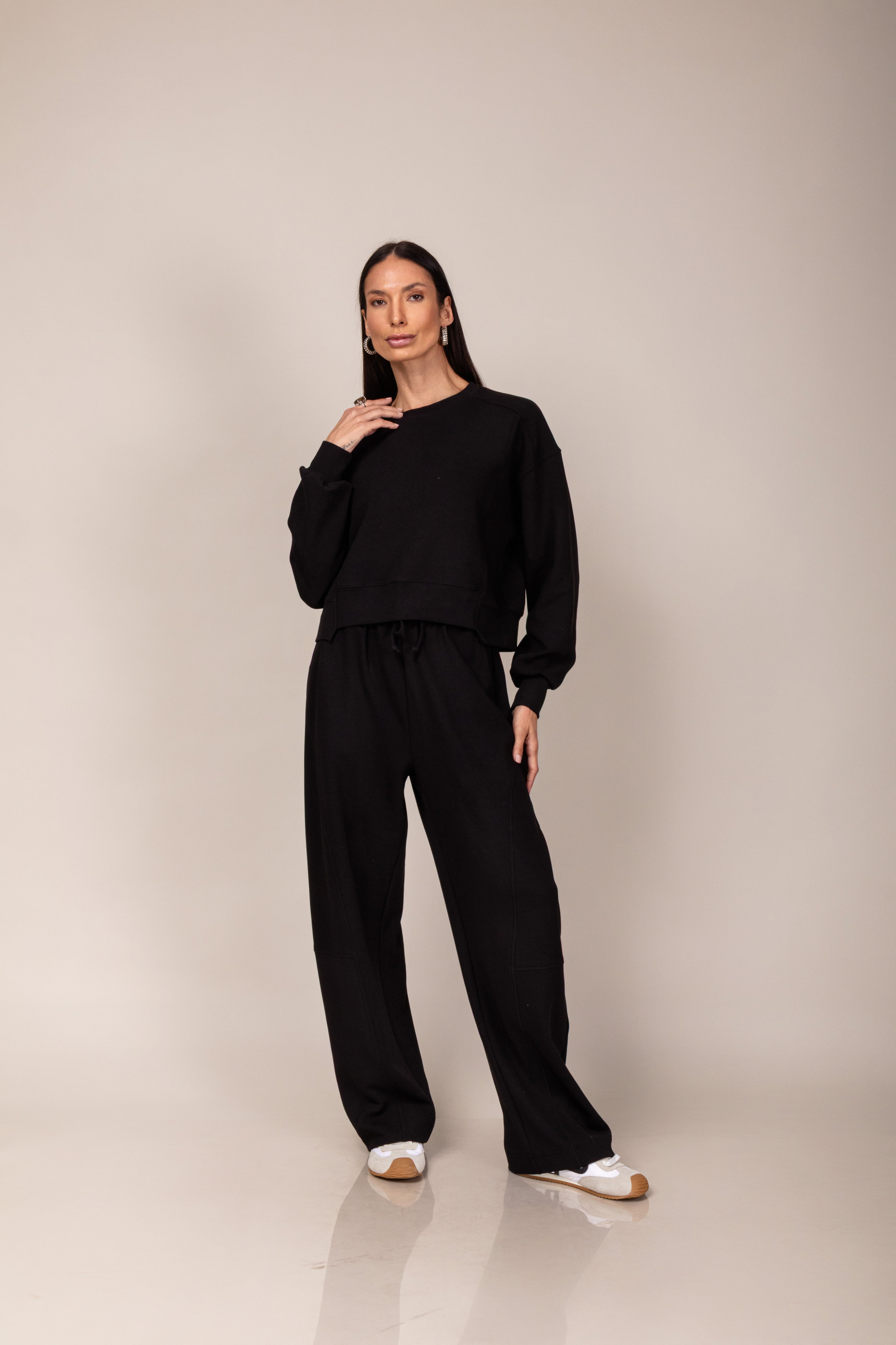 Conjunto casual wide leg com recortes