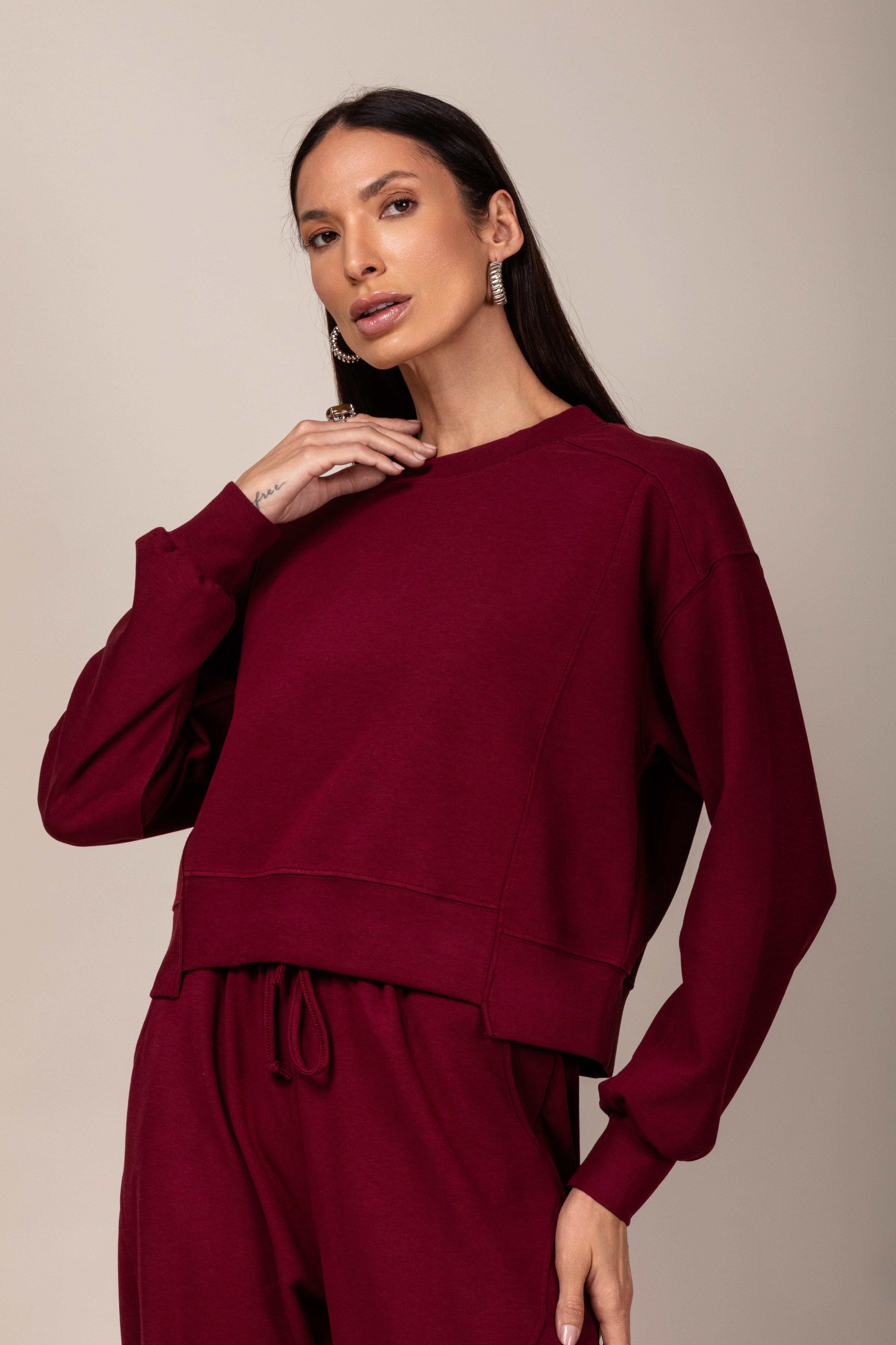 Conjunto casual wide leg com recortes