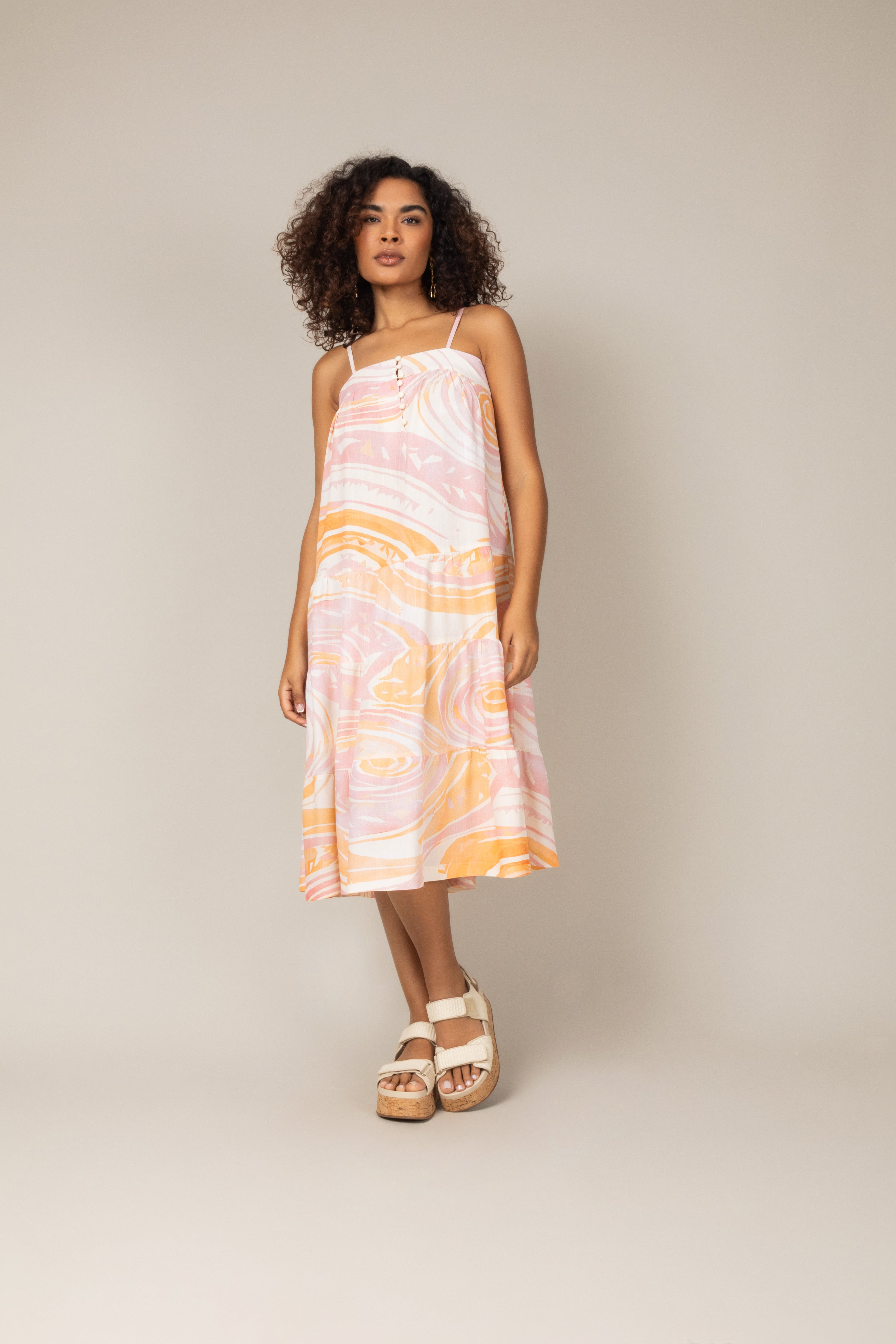 Vestido midi com estampas