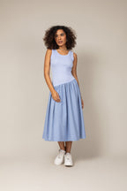 Vestido midi elegante com saia